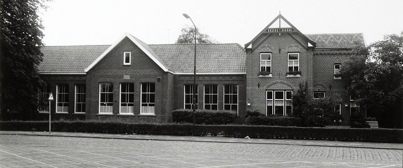 01-09-1991 School woonhuis Gebouwd in ca 1915